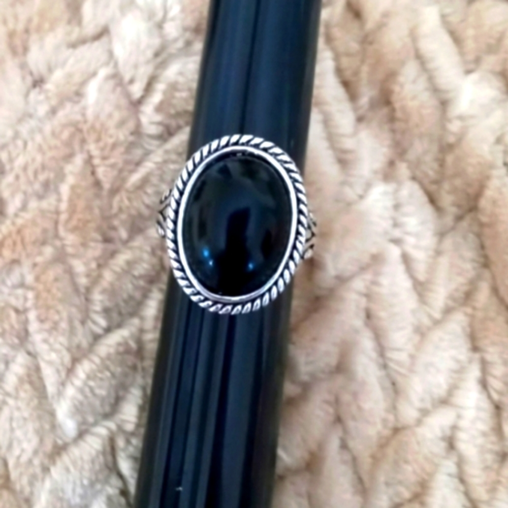 Vintage Silver Metal Oval Ring with Black Stone - Size 8. Intricate Design.